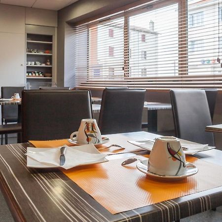 Logis Hotel Les Voyageurs Lezoux Экстерьер фото