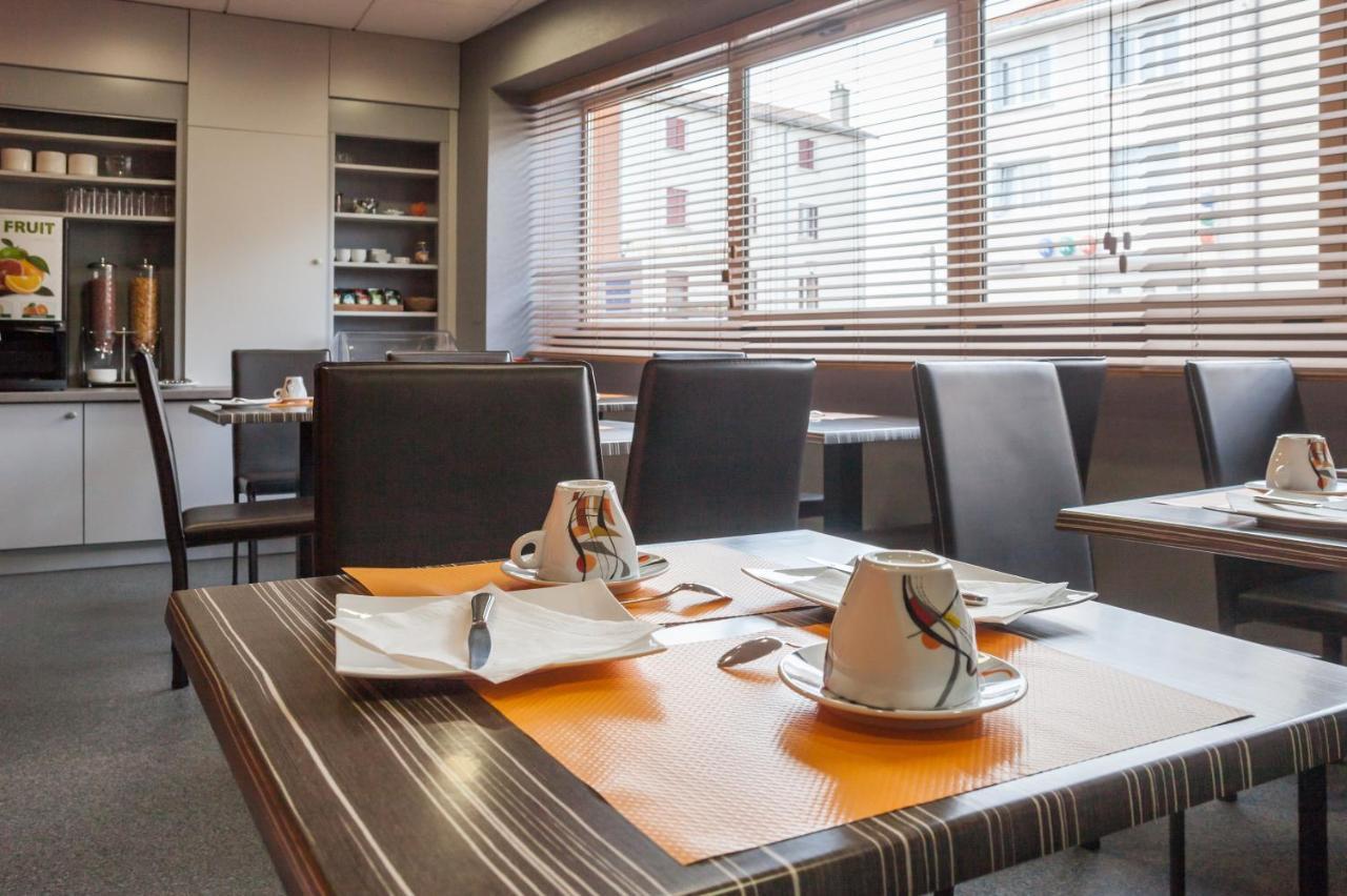 Logis Hotel Les Voyageurs Lezoux Экстерьер фото